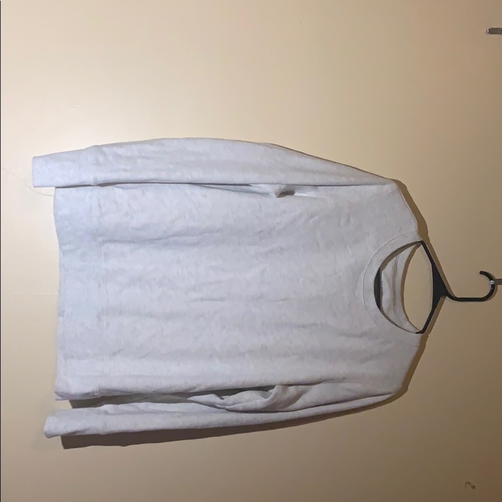 Beige/gray sweatshirt